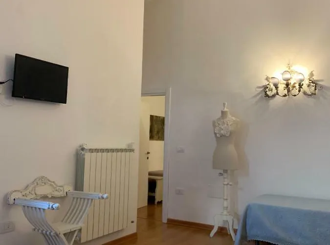 Arco Polinori Penzion Foligno